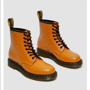 Dr Martens 1460 Smooth Leather Lace Up Boots in Orange Smooth  Sz: 7 Wmns/6 Mens